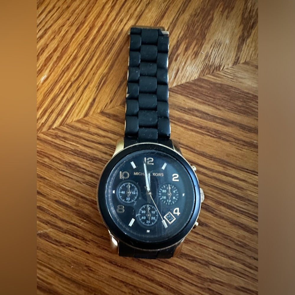 Michael Kors MK5145 Chronograph black Silicone Band Fashion Women's Watch